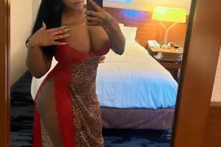 Back in Town! 🥰 Cum See Me! 💕 ... - Image 3