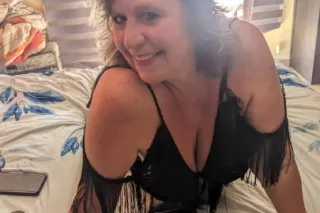 DDD MILF and DD TS duo here to please and tease with a unique experience. - Image 3