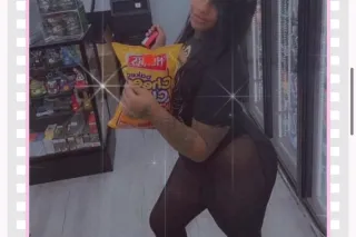 only in town for one more night - Image 4