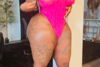 Classy but sassy sexy and sensual it's Miss Juicy - Image 4